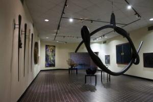 art exhibition with sculpture at Ira M. 泰勒纪念画廊在HSU.